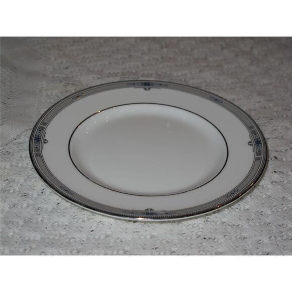 Wedgwood Amherst Platinum Bread & Butter Plate (s)